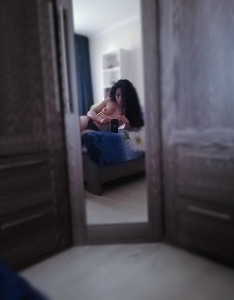 Olya Holmes étoile gratuite des photos