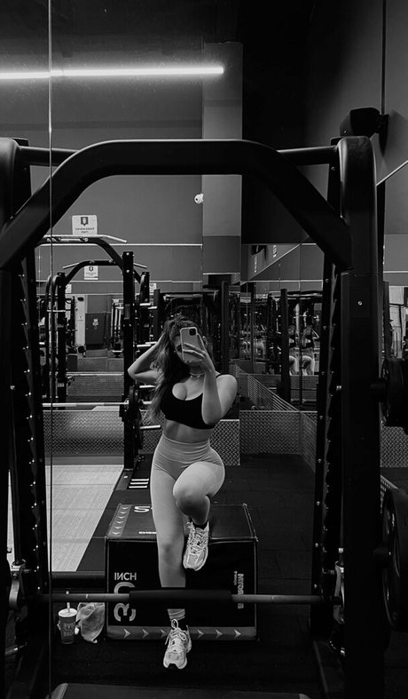 Ela Be eri modèles nus photo