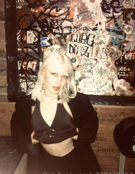 woodsnaomi actrice de nus galeries