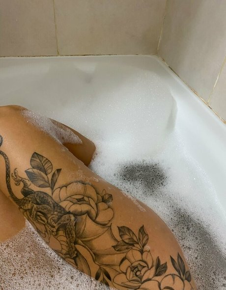 lolaylen actrice sexy images