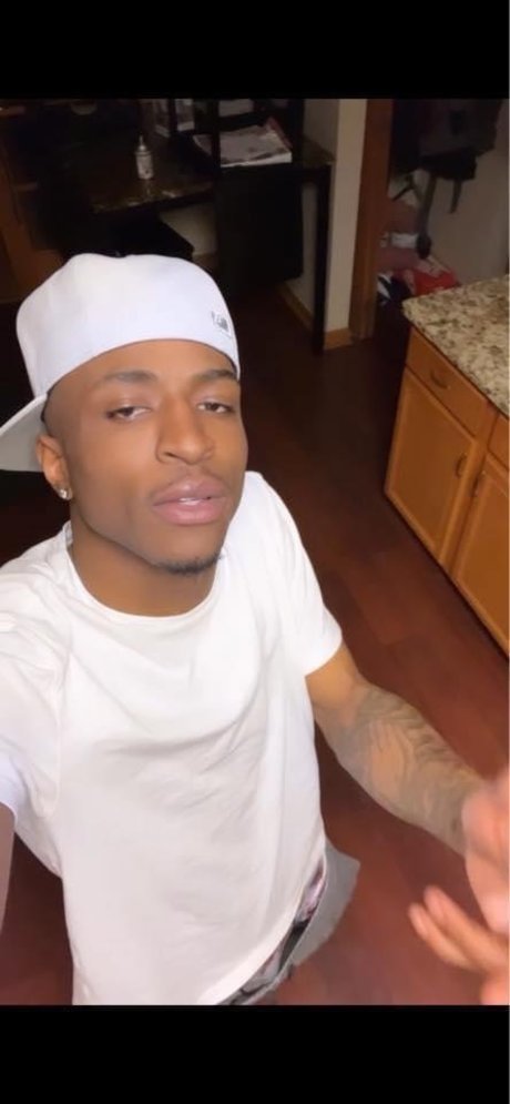 Mojo YFS modèle de sexe galeries