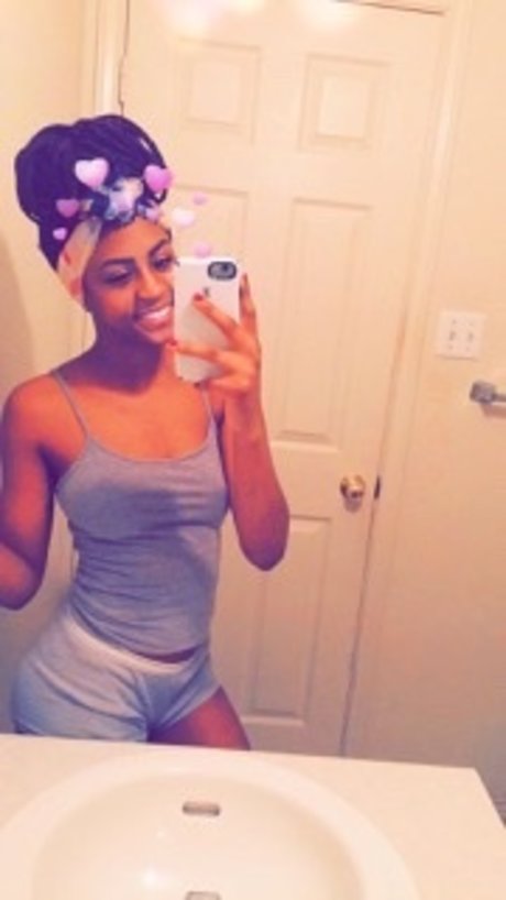 Whitty Babyy star du porno gratuite images