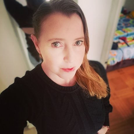 Luisa G mez modèle chaud img