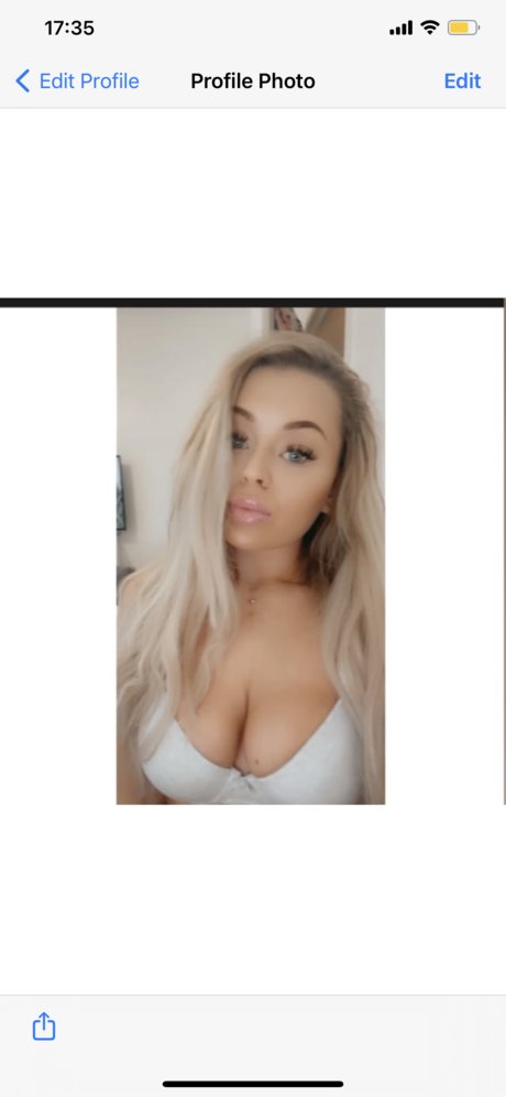 Ciah aleaze star du porno sexy photos