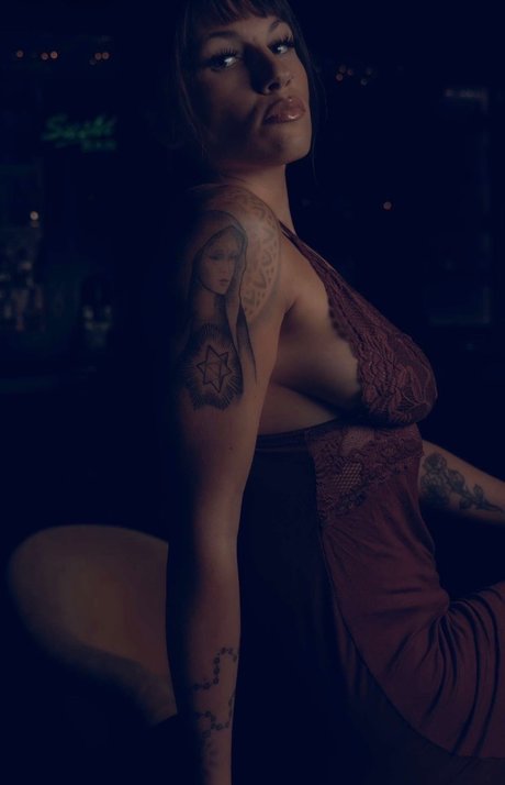 LayDKay star du porno belle des photos