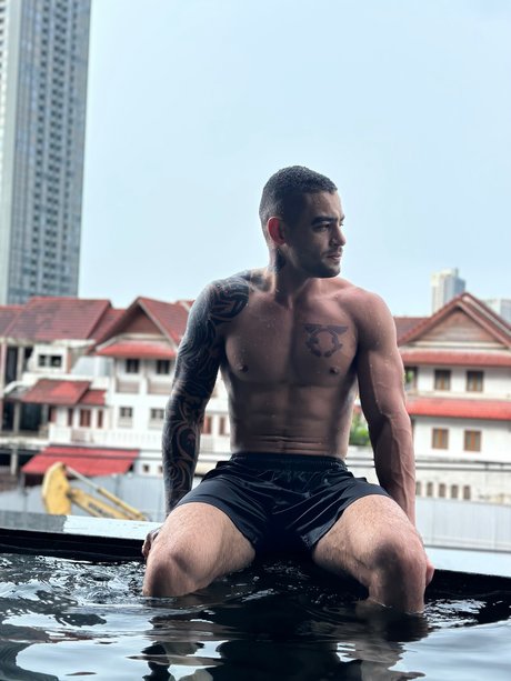 Yuri Lion étoile sexy img