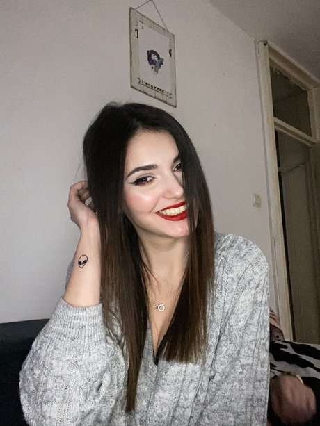 callmebyourname haut modèle photo