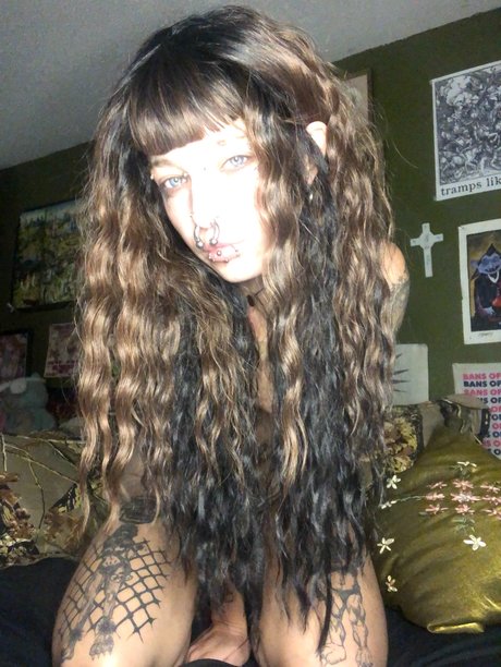 vulgar brat actrice artistique galerie