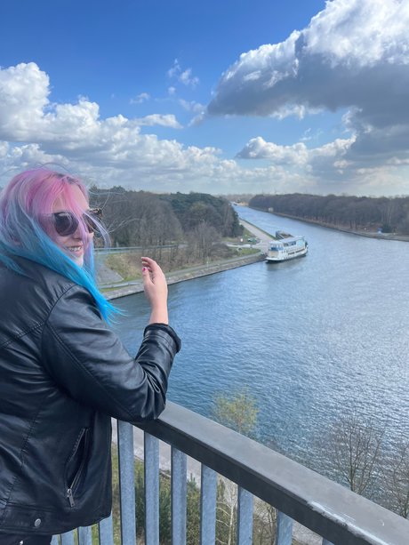 Julie Jellyfish actrice nue img