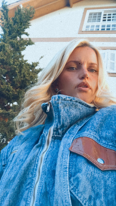 Raquell Hrabal beau modèle galerie