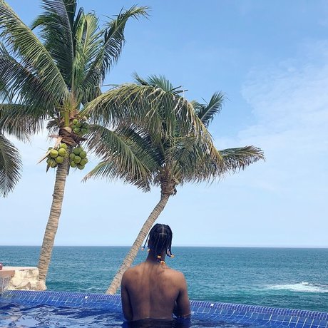 Oneeyeviews actrice artistique galeries