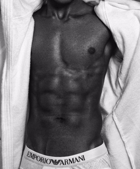 CRIS18 modèle hd photos