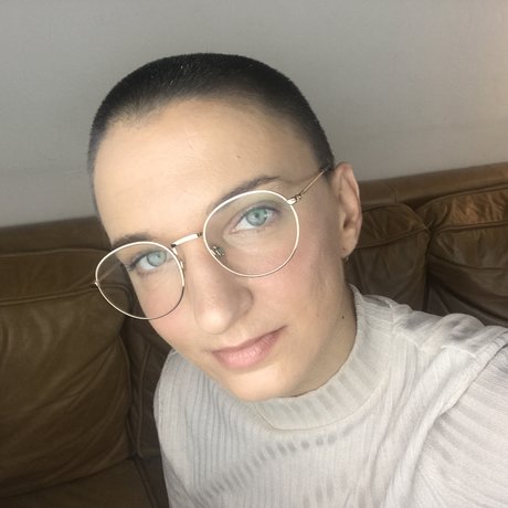 MacKenzie MathMagazine nus de stars du porno galerie