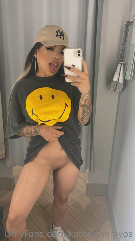 Kathe Layos modèle joli des photos