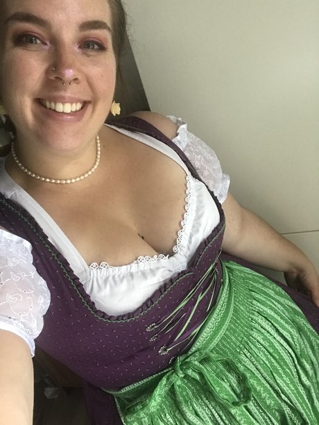 Cheeky Peach étoile exclusive des photos