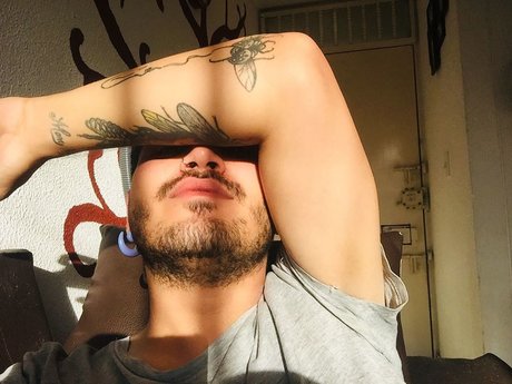 Mauricio Hil modèle pornographique image