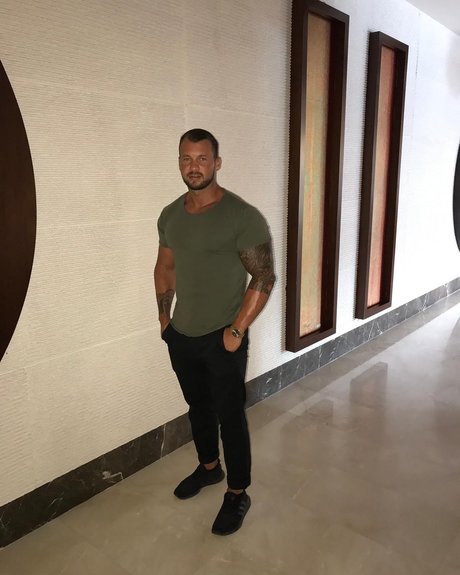 Tim 2610 star exclusive photo