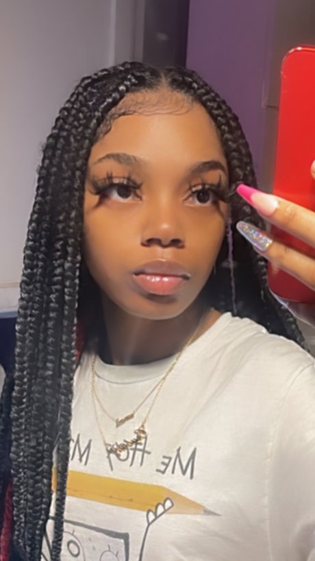 _I THE BRAT_ star du porno adulte des photos