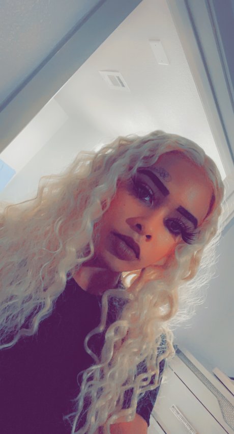 Tiera baybeee art star du porno galerie