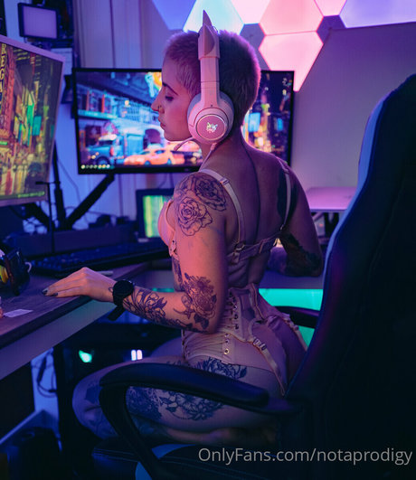 papa asiatique onlyfans exclusivité érotique photo