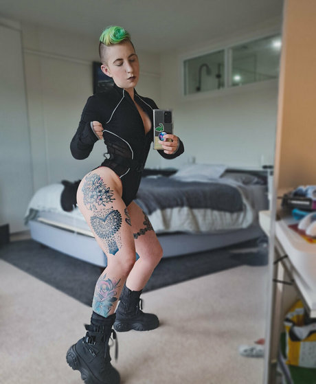 milf aux cheveux noirs onlyfans pornographique sympa collection