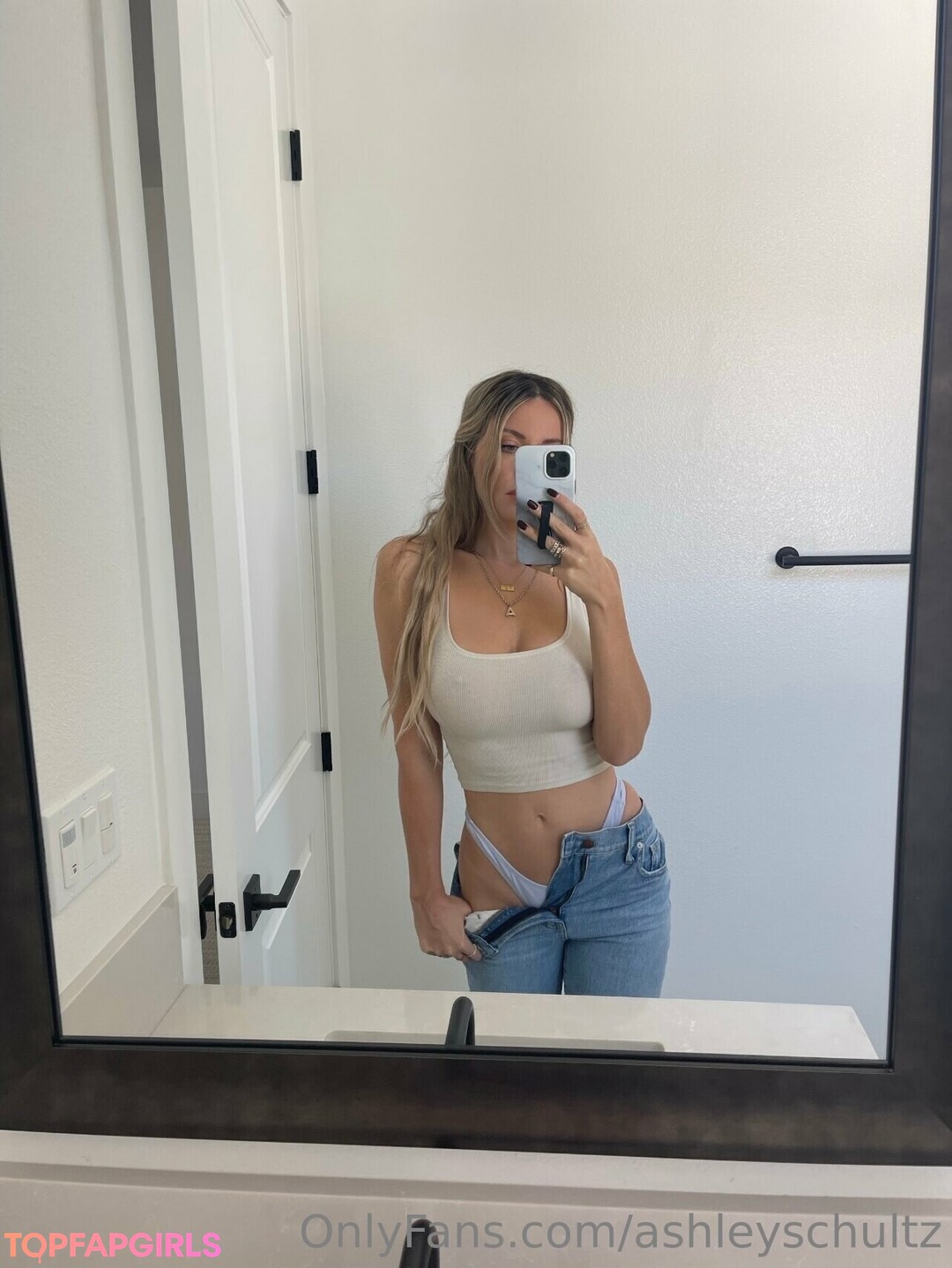 Ashley Schultz modèle sexy galeries