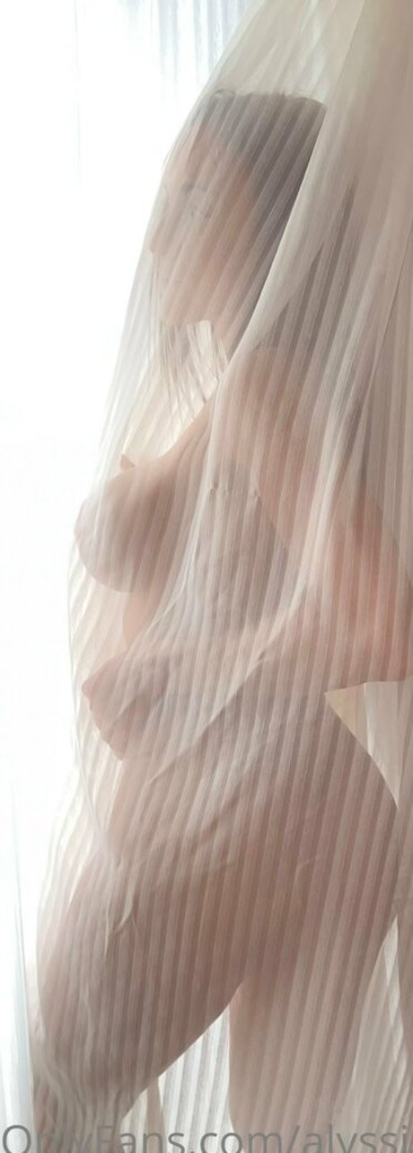 alyssia vera modèle porno galeries