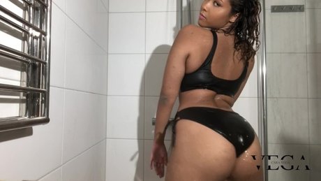 Caravega modèle sexy archive