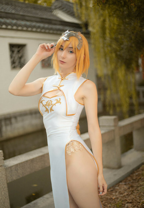 Meki étoile nue galerie