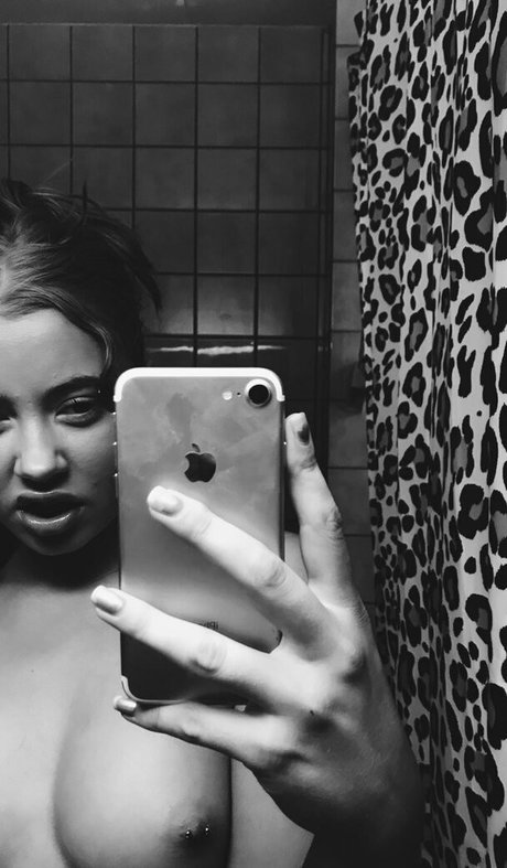 numberonemermaid actrice exclusive images