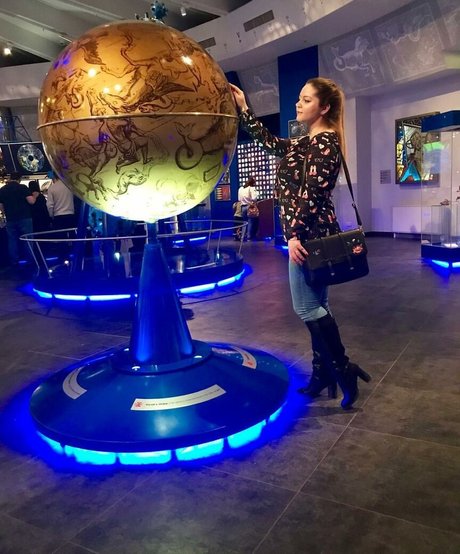 Holly Garner modèle magnifique archive