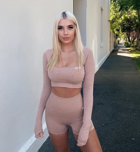 Bailey Scarlett star du porno sympa collection