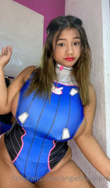 Angie Bravo actrice chaude collection