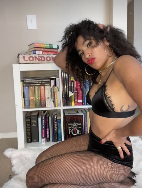 Marti Belle art star du porno image