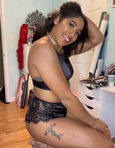 Marti Belle modèle xxx archive