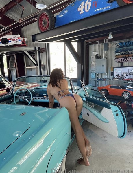 influenceur des médias sociaux onlyfans assez hd image