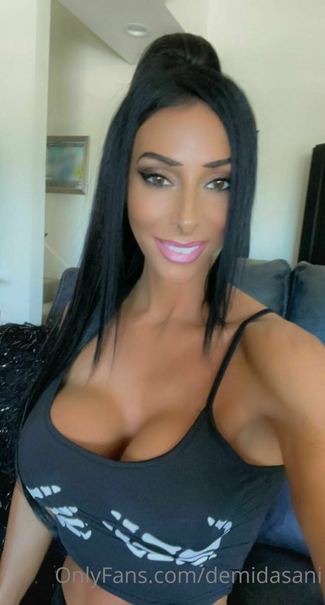 DEMI DASANI modèle gratuit photos