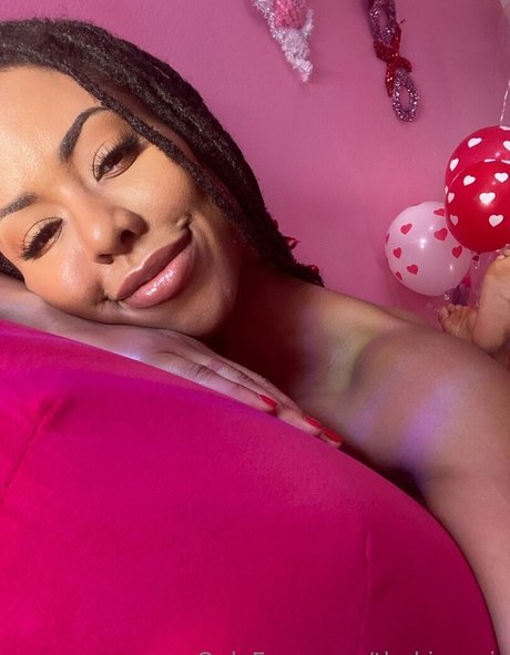 Kira Noir star du porno chaud photos