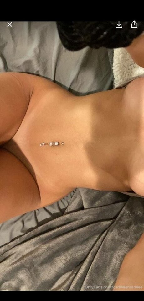 Carlie Marie nus étoiles galerie