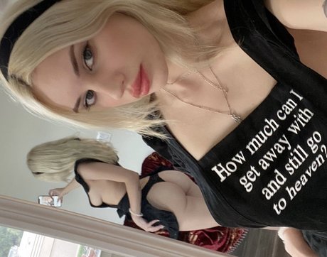 Swordgirlfriend joli modèle des photos