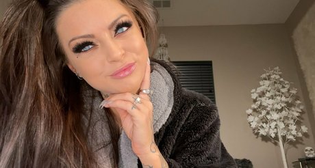 brune petite onlyfans beau nu archive