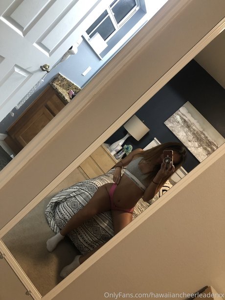 Hawaiian Cheerleader meilleure star du porno images