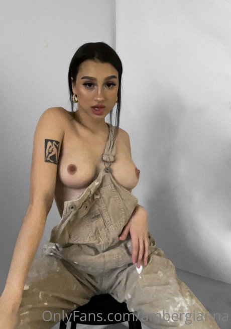 Amber Gianna star du porno parfaite des photos