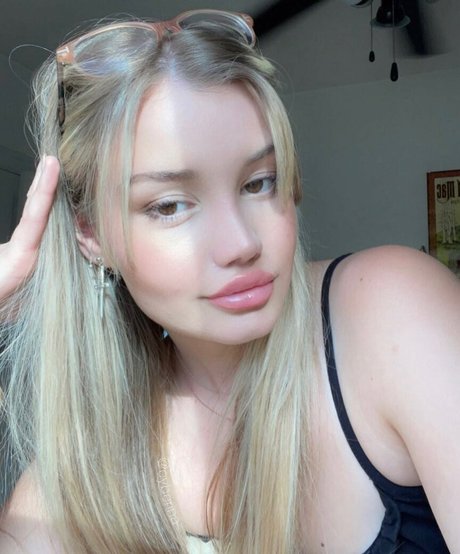 CyberAlina étoile sexy photos