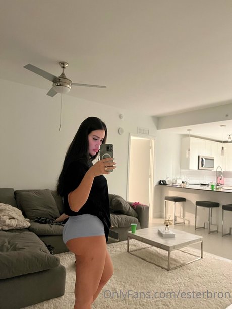 Esterbron actrice de grande qualité galerie