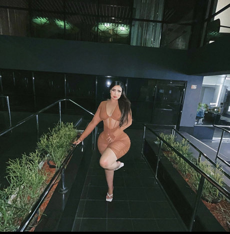 Iamalesita modèles nus images