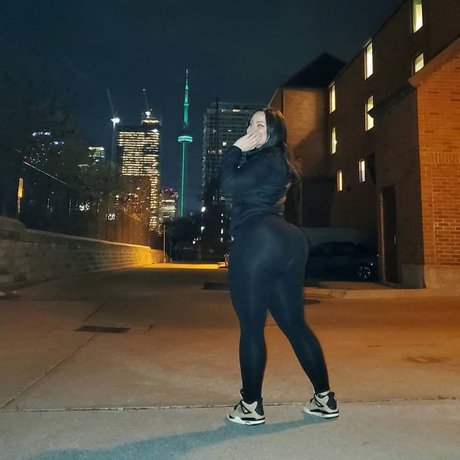 Anja Dee actrice nue galerie