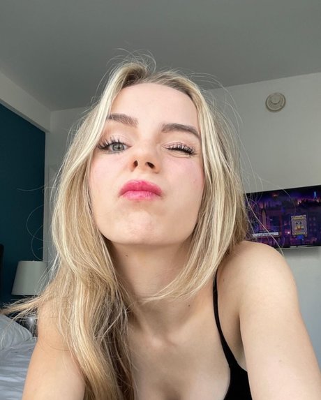 Kat ONLINE NOW étoile sexy collection