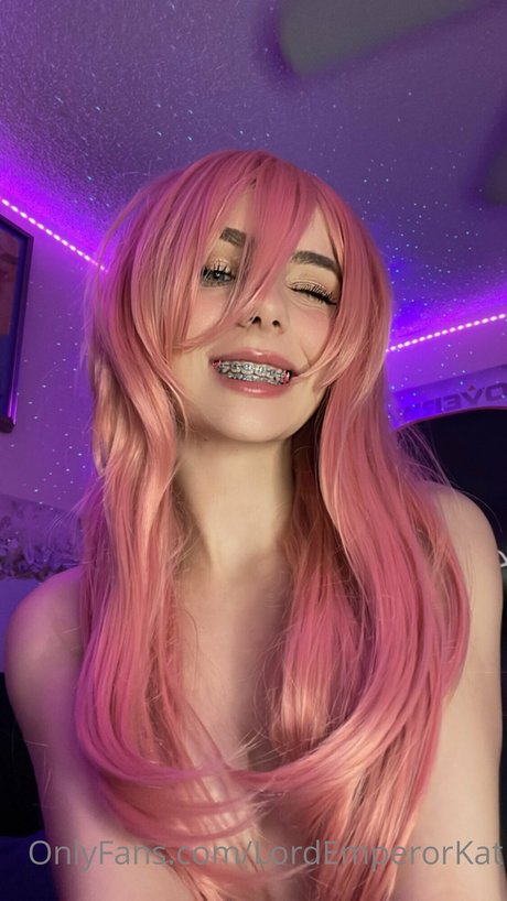 brune petite onlyfans belle érotique image