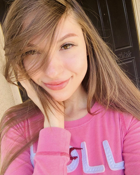 Anna Blossom star du porno hd galeries